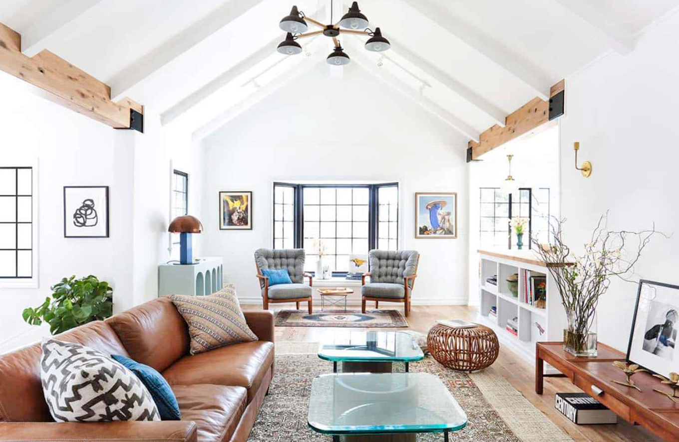 Bright, white living room in Scandinavian style